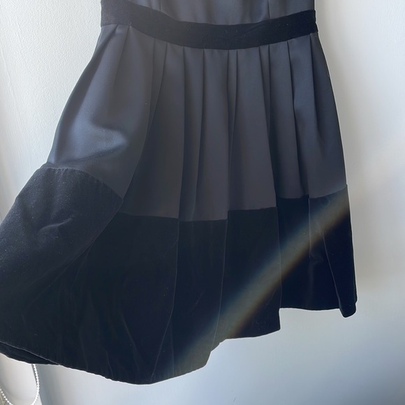 Beautiful evening gown - Picture 2 of 4